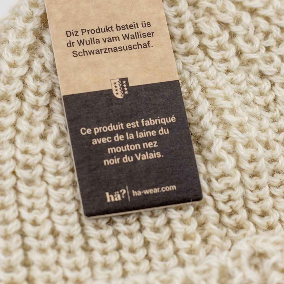 Hä? - The Local Beanie Walliser Schwarznasenschaf Nature - Nahmoo